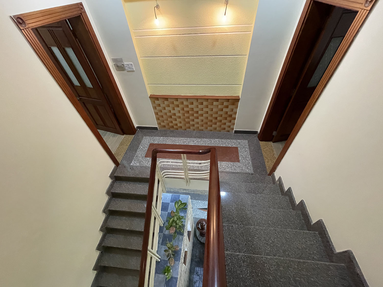 Bán nhà Ngô Thị Thu Minh, Quận Tân Bình NHÀ PHỐ VƯỜN tuyệt đẹp 3lầu (4mx24m) nở hậu hẻm ôtô khu VIP